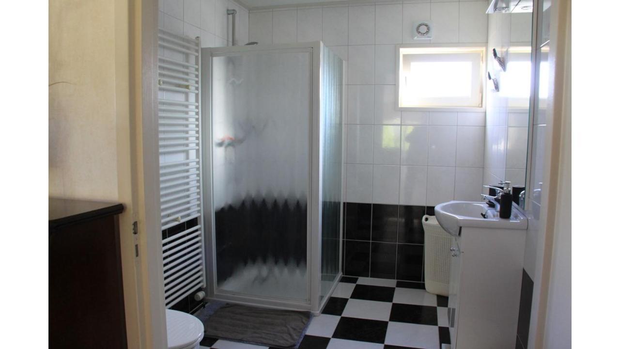 Chalet Buutengeweun, Met Luxe Jacuzzi En Tonsauna Sint-Annaland Exterior foto