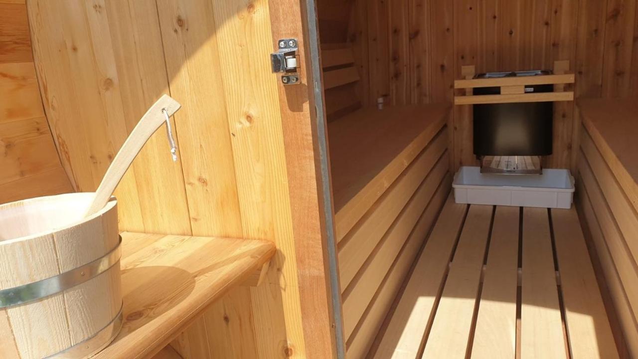 Chalet Buutengeweun, Met Luxe Jacuzzi En Tonsauna Sint-Annaland Exterior foto