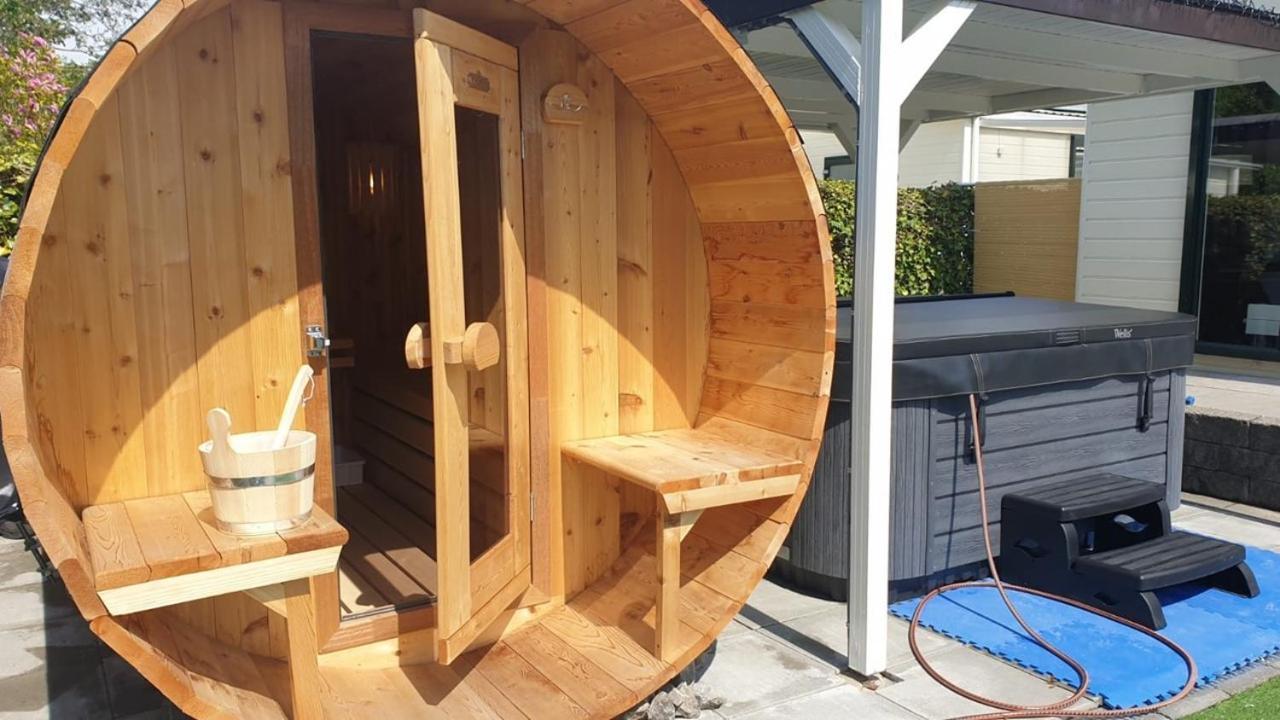 Chalet Buutengeweun, Met Luxe Jacuzzi En Tonsauna Sint-Annaland Exterior foto